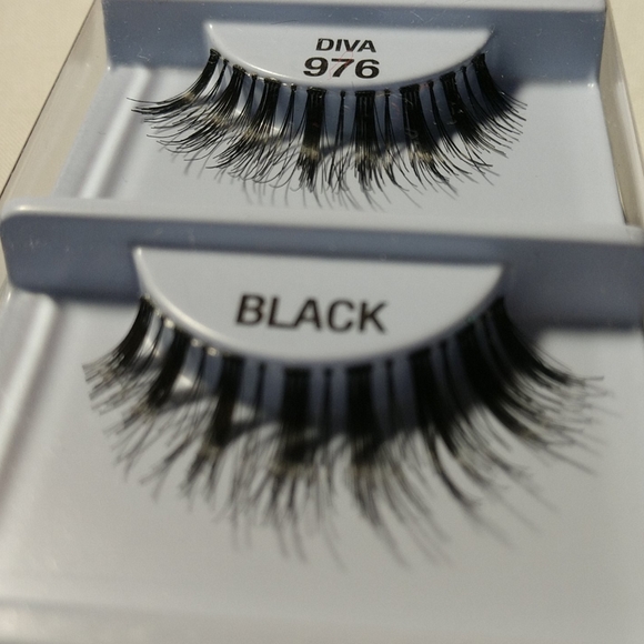 Lashes L.A. Colors DramatiLash Lashes Black Dolly 973 - Picture 2 of 3